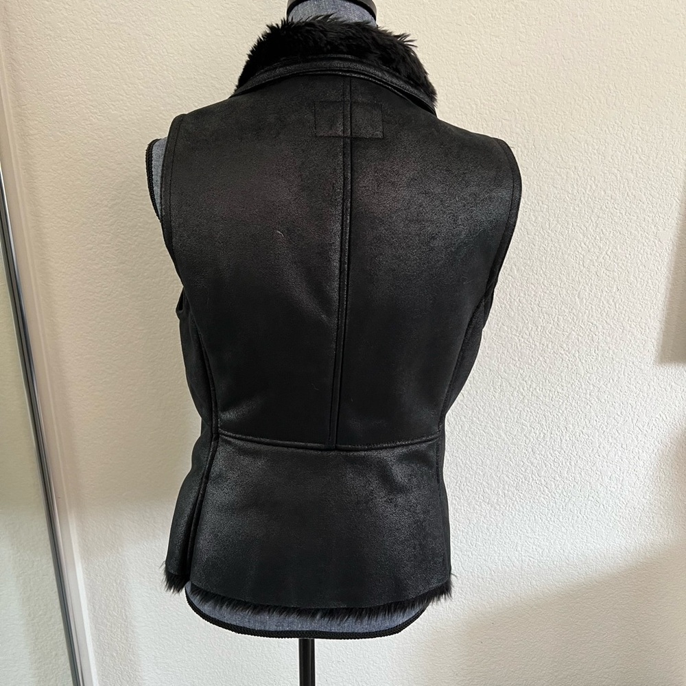 Banana Republic Black Faux Fur Vest - Picture 5 of 6